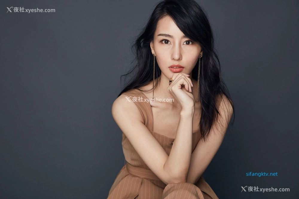 1P - 非诚勿扰女嘉宾邢星透点性感写真