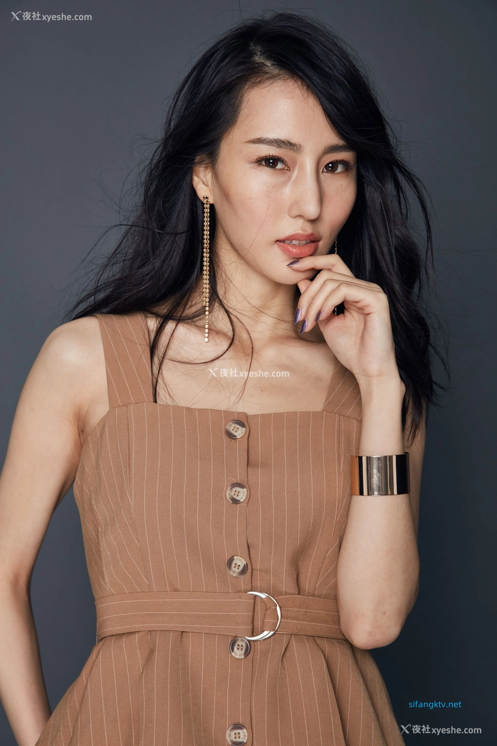 1P - 非诚勿扰女嘉宾邢星透点性感写真