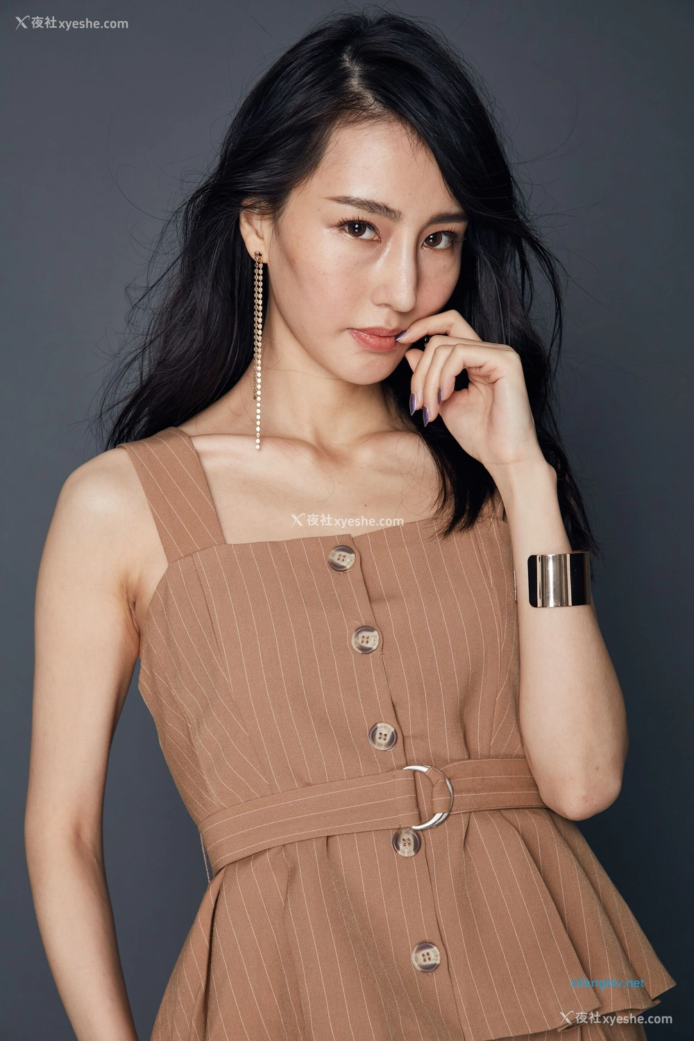 1P - 非诚勿扰女嘉宾邢星透点性感写真
