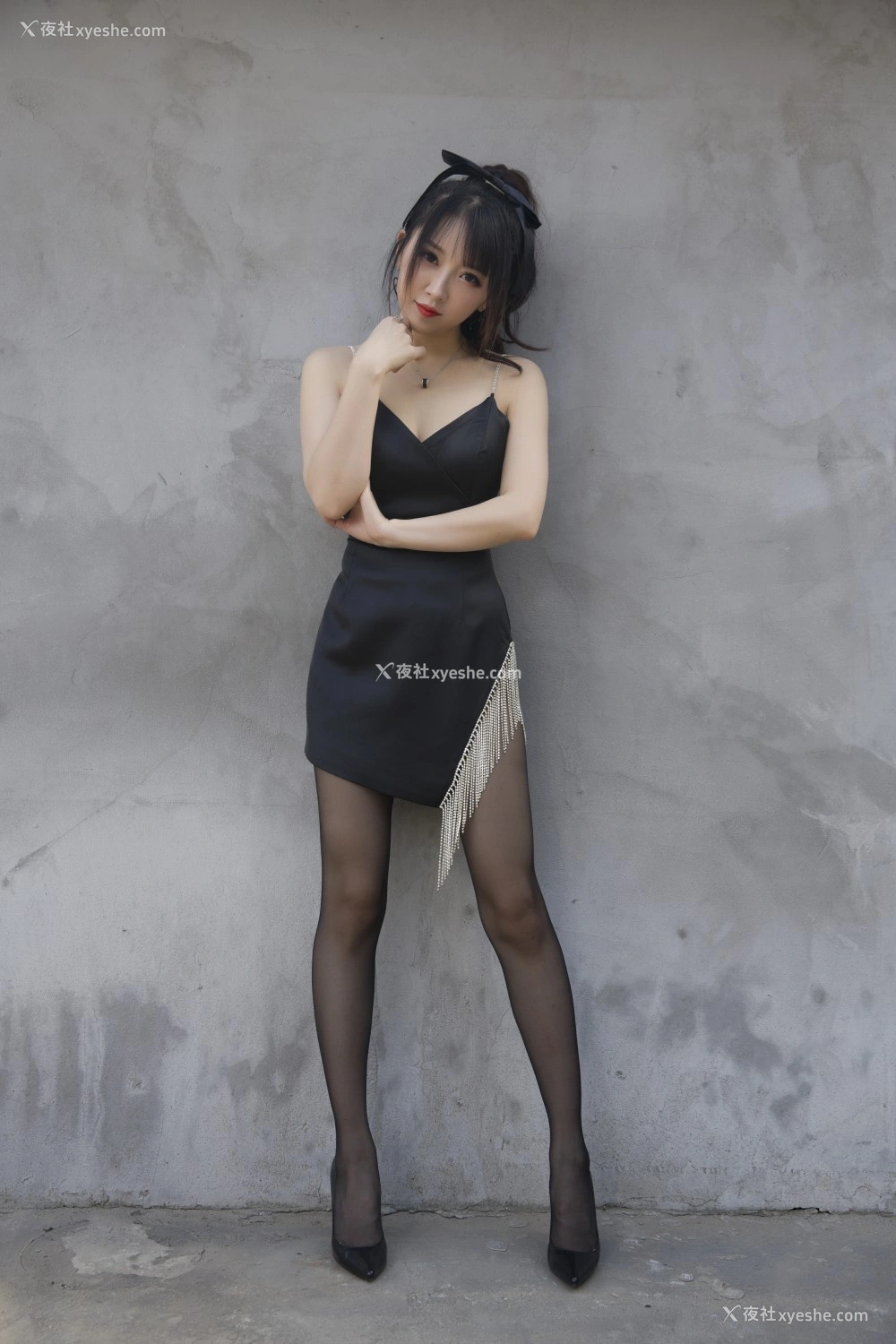 1P - 小女巫露娜 – 黑色流苏