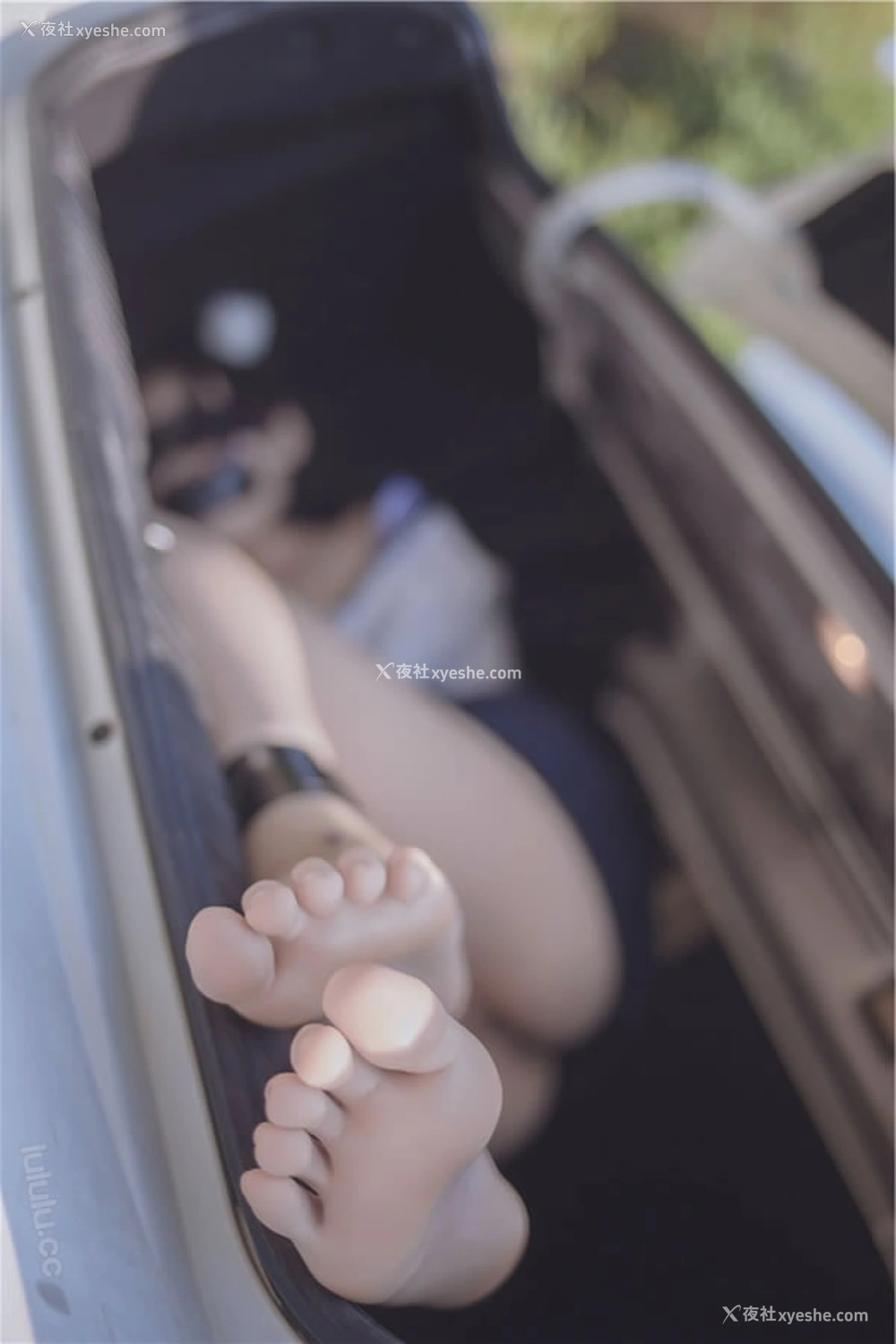 1P - 网红悠宝三岁绑架JK塞进后备箱无圣光人体写真