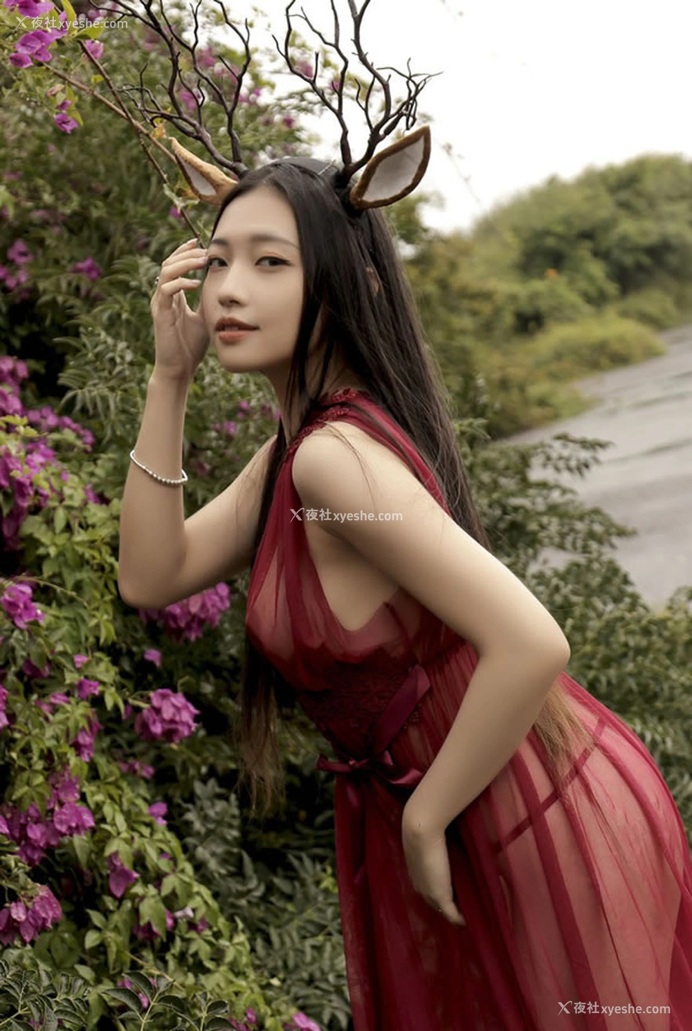 1P - 鹿角女孩夏暮光红纱透视长裙唯美无圣光图集