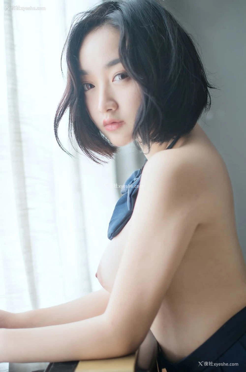 1P - 极品美模野百合居家无圣光唯美图集