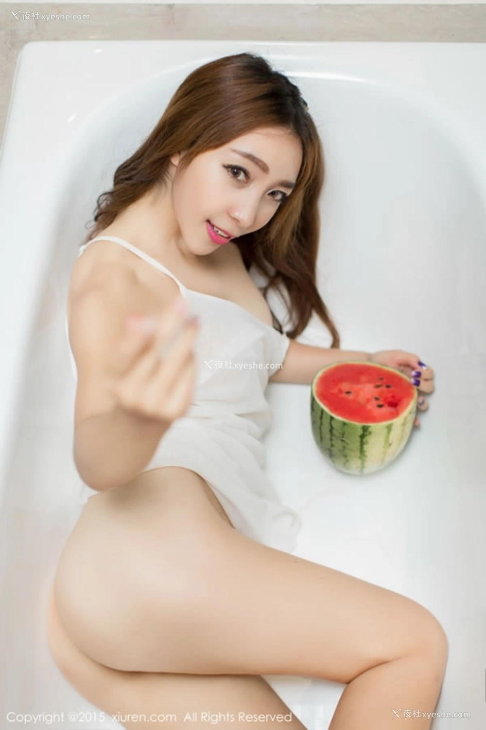 1P - 嫩模黄歆苑无圣光蛋糕人体精选写真妩媚诱惑