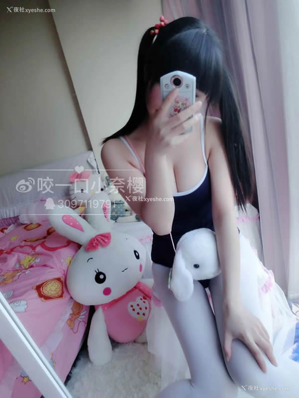 1P - 极品萝莉网红咬一口小奈樱白丝无圣光套图