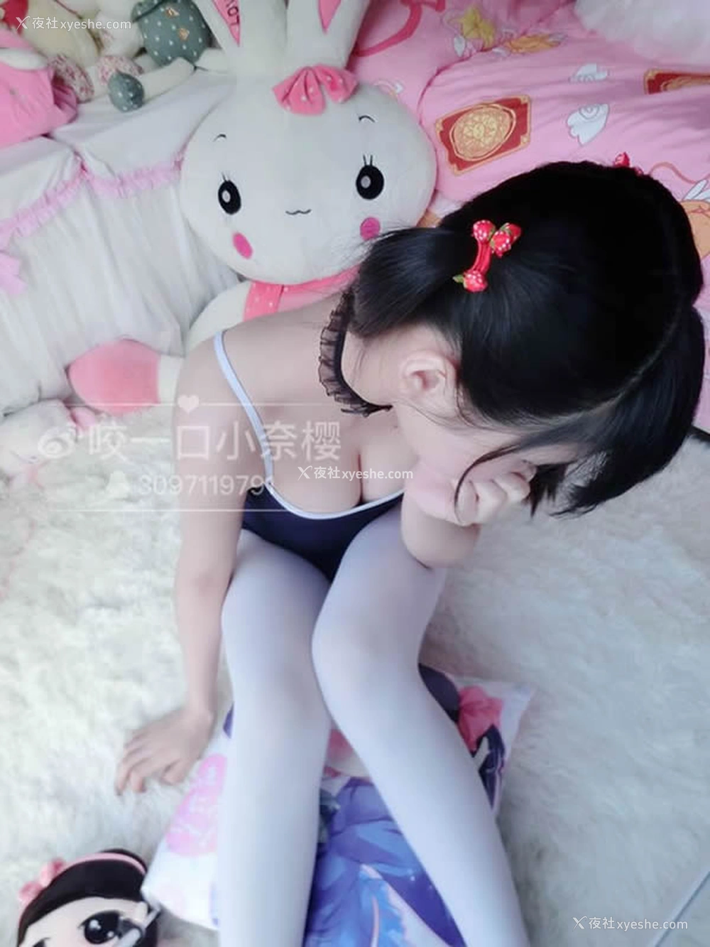 1P - 极品萝莉网红咬一口小奈樱白丝无圣光套图
