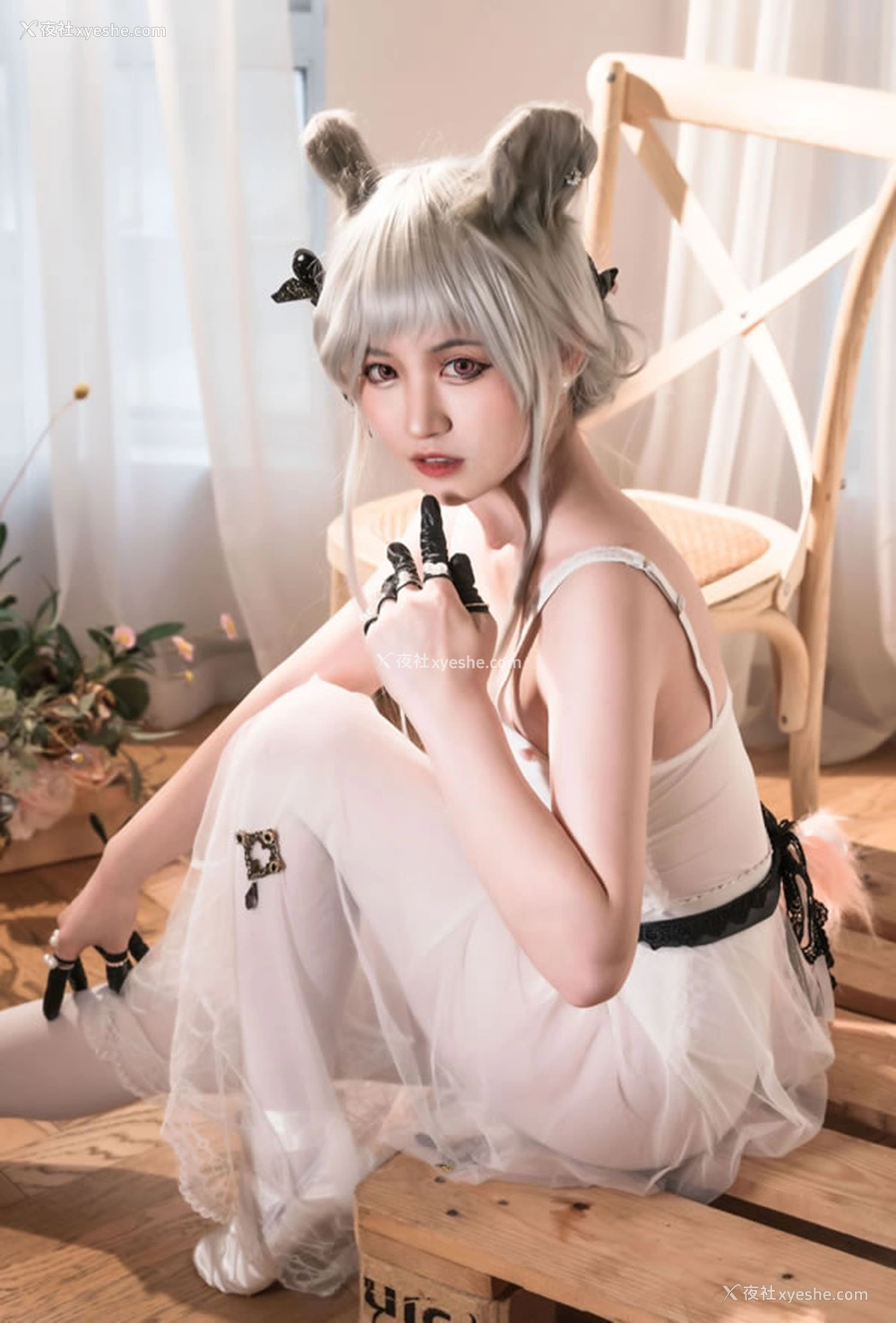 1P - 福利姬狐狸兮兮 鈴音私拍尺度图集