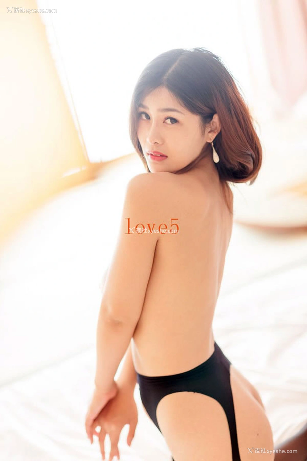 1P - 爆乳女神闫盼盼黑丝迷情无圣光套图绝世好胸大送福利！