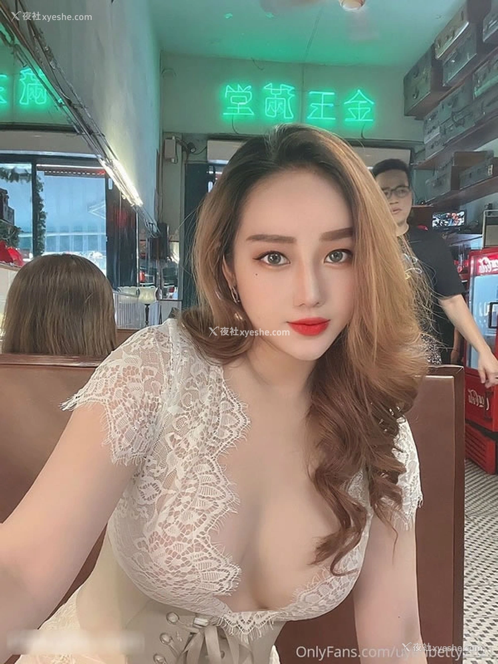 1P - 网红美女uyenbetty2021 私拍合集