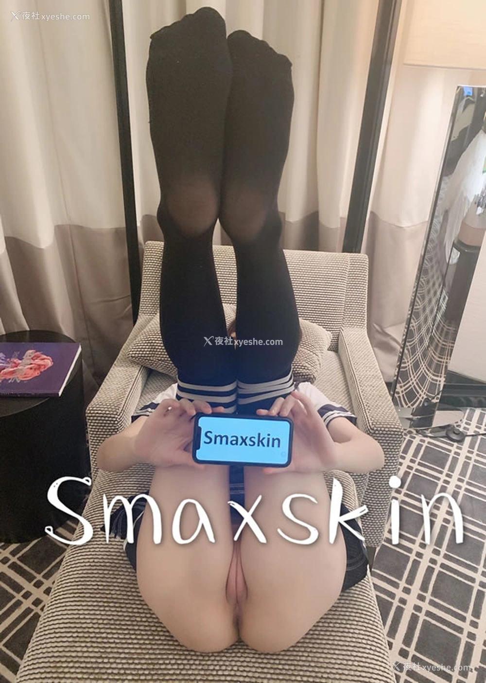 1P - 网红美女Smaxskin自拍尺度视图