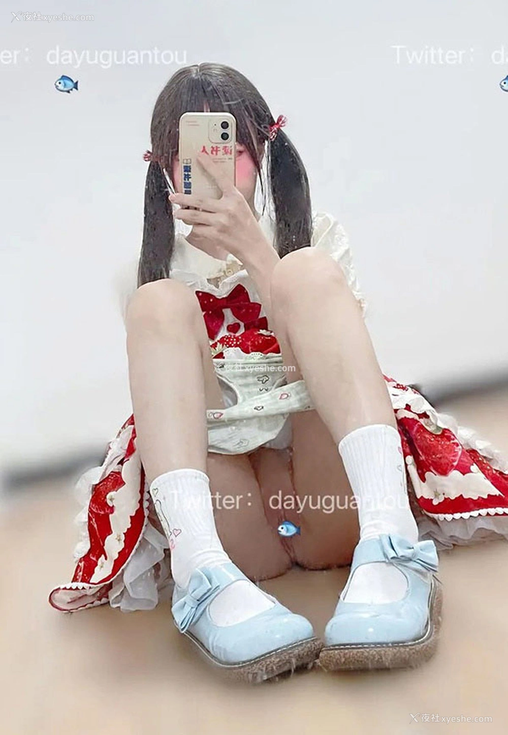 1P - 推特美女可爱小鱼罐头居家尺度私拍合集4