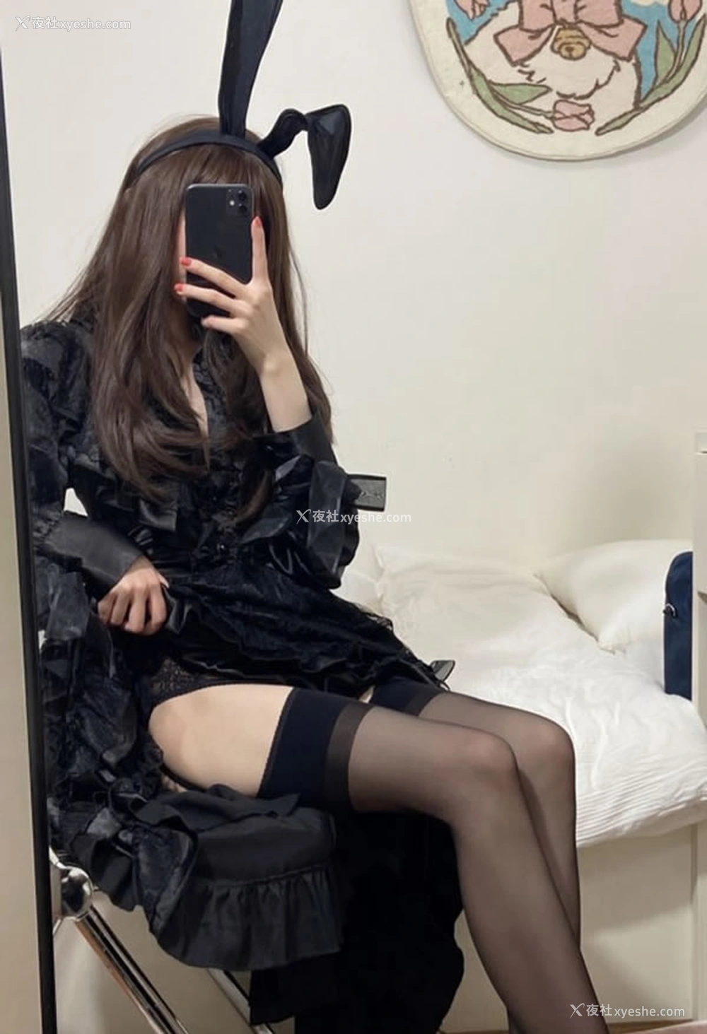 1P - 白虎福利姬@仙仙桃 – 暗黑长裙与吊带袜