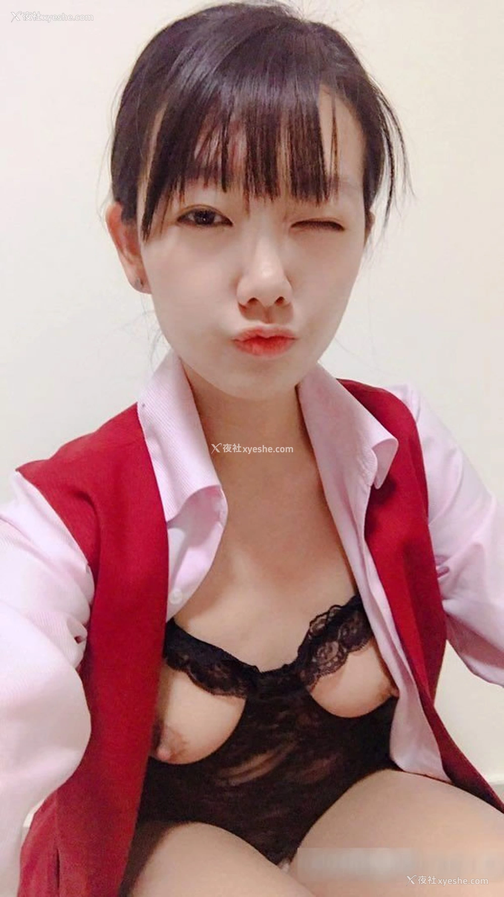 1P - 可爱小美女居家自拍无圣光人体套图2