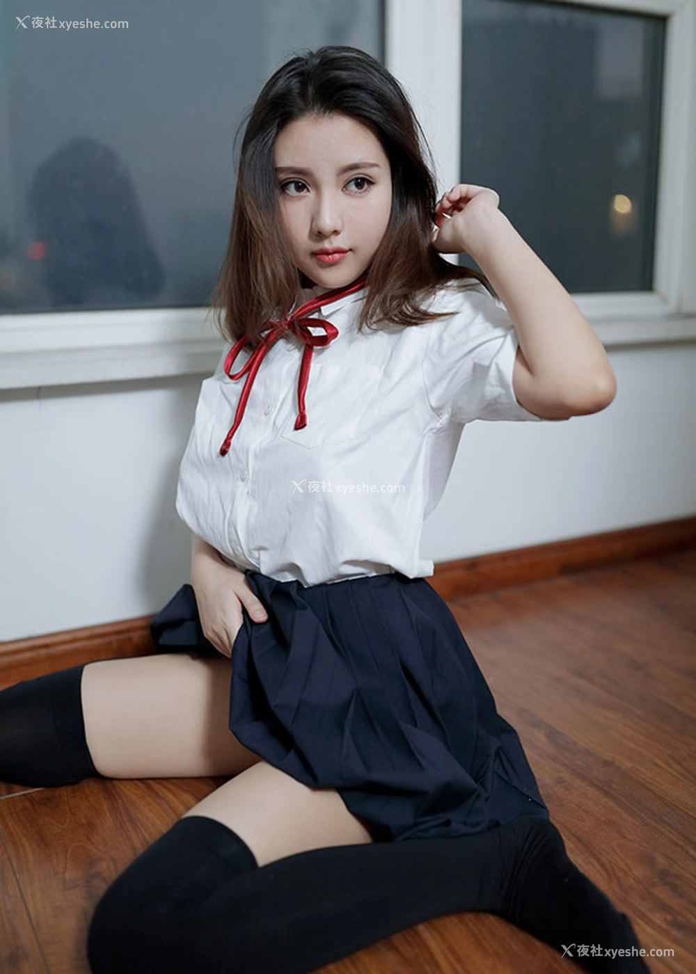 1P - 99年妹子木奈奈无圣光写真套图宽衣解带让人无法抵御的诱惑！