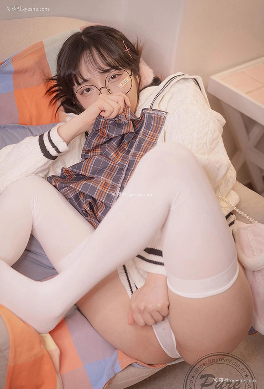 1P - 可爱美女Jelly毛衣白丝JK无圣光图集