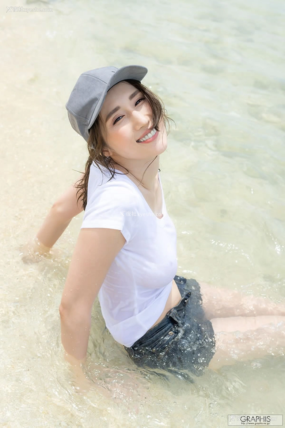 1P - Graphis知性美女Julia无圣光人体套图2