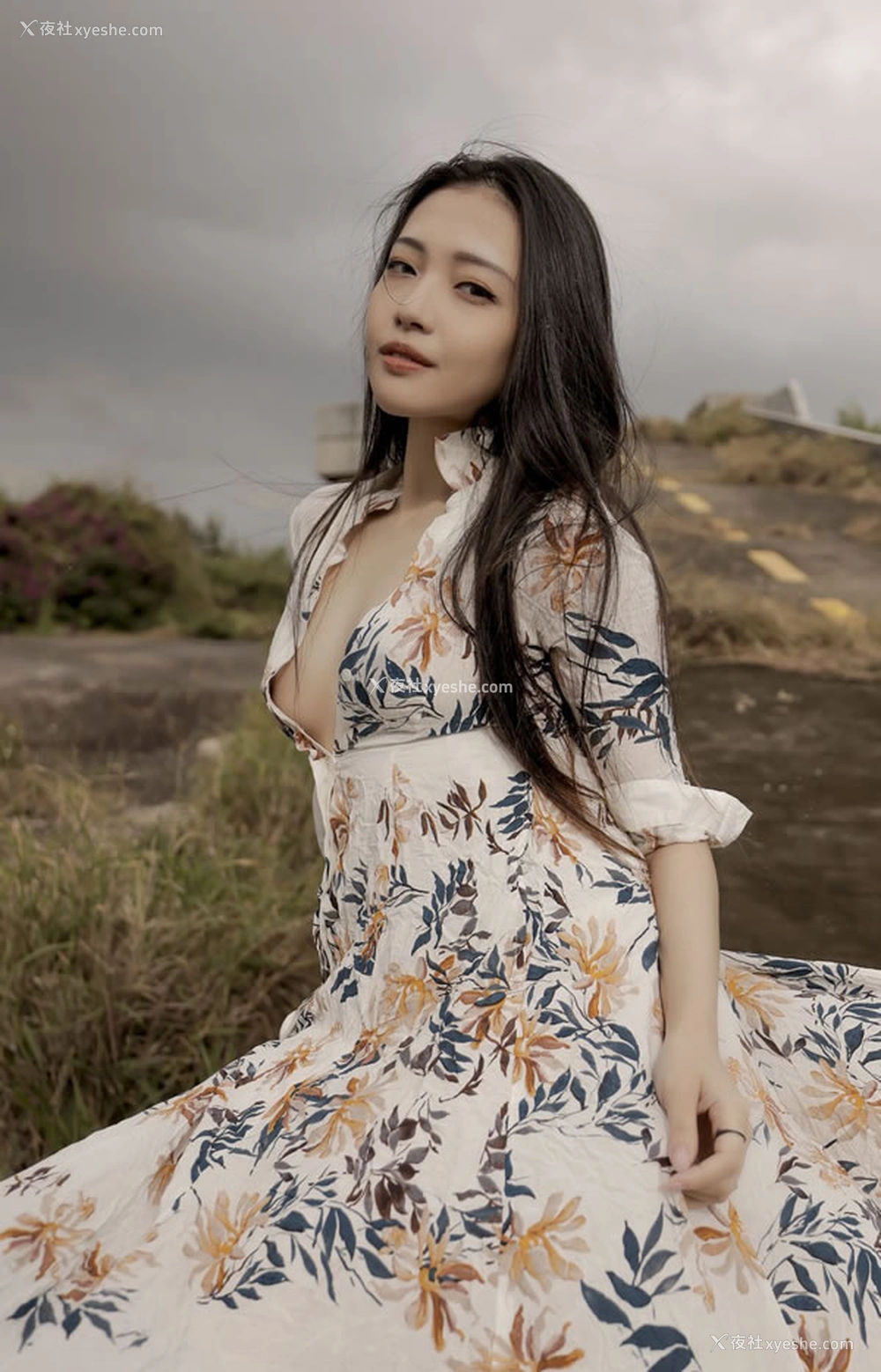 1P - 唯美女孩夏暮光田园风高叉裙无圣光图集