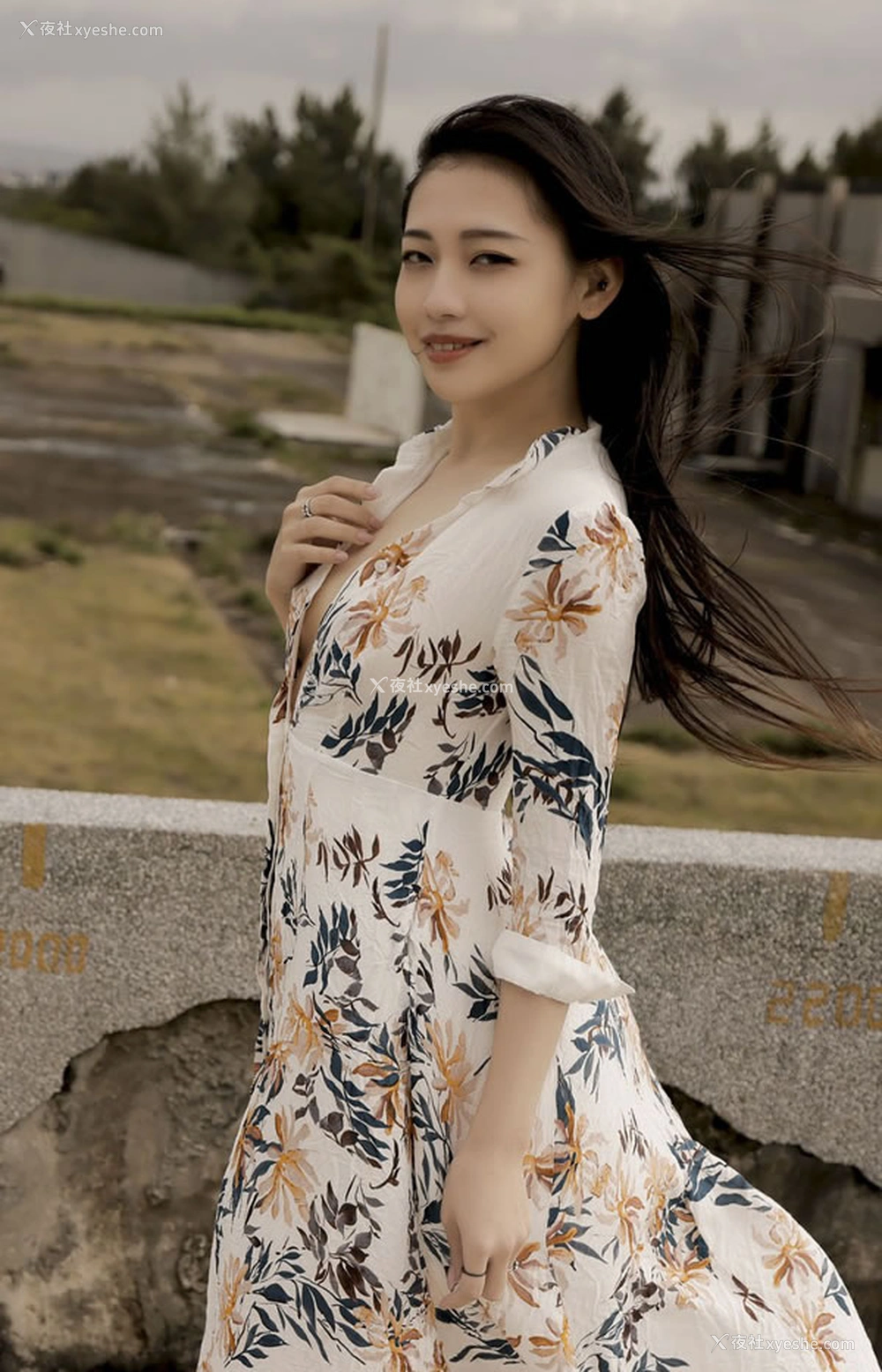 1P - 唯美女孩夏暮光田园风高叉裙无圣光图集
