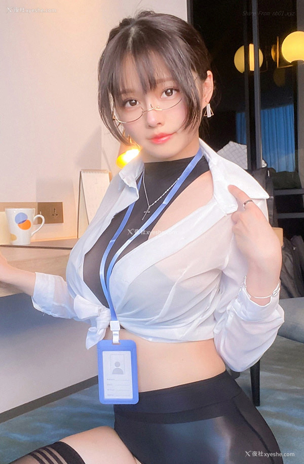 1P - 巨乳福利姬@Arty Huang 办公室OL无内黑丝