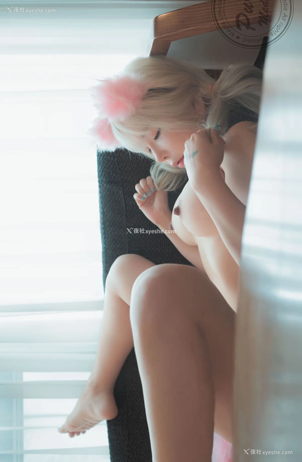 1P - 上围极致丰满的美女Lovey调教版无圣光图集
