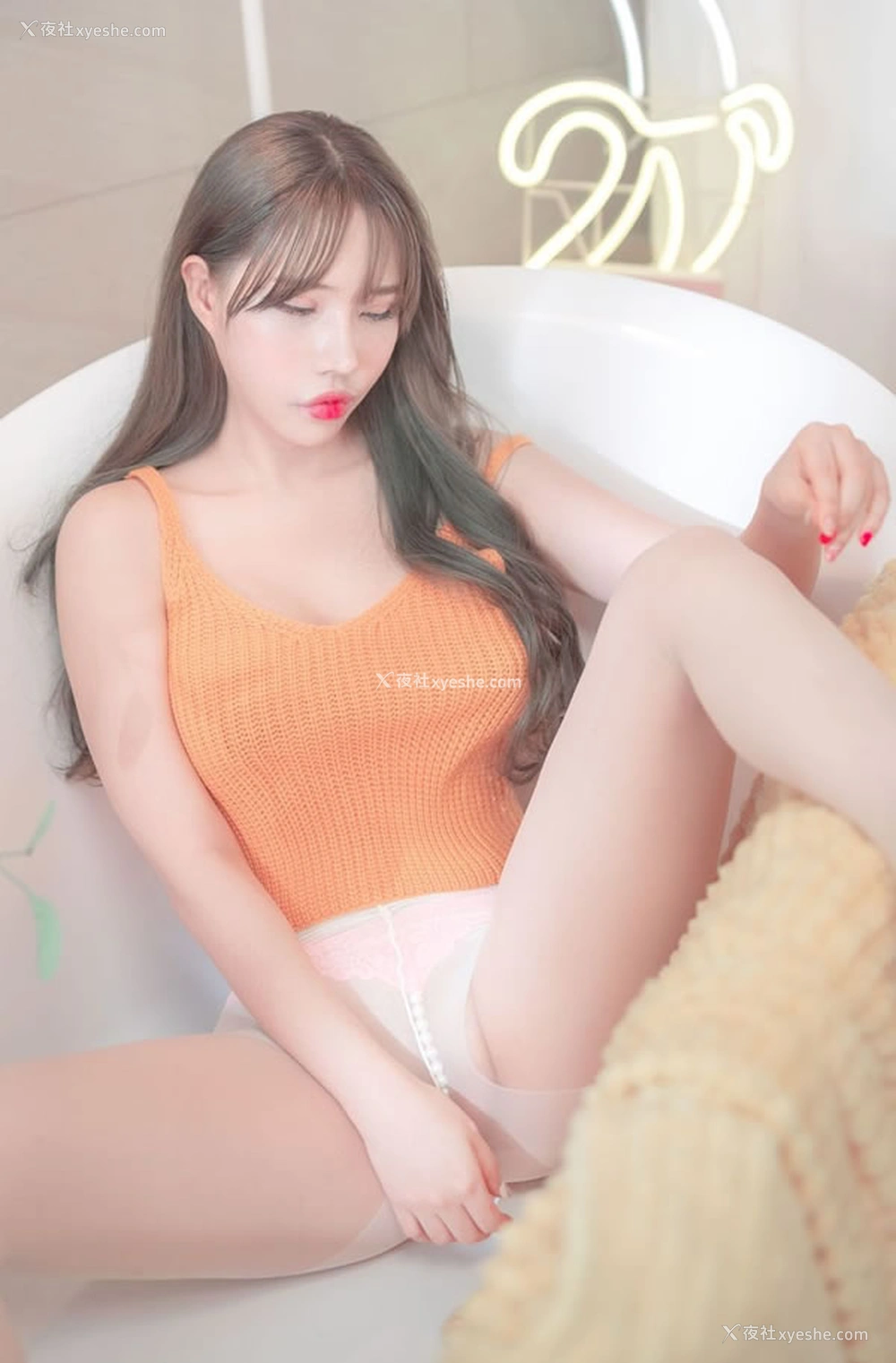 1P - 美女Eunha浴缸湿身绸带无圣光图集