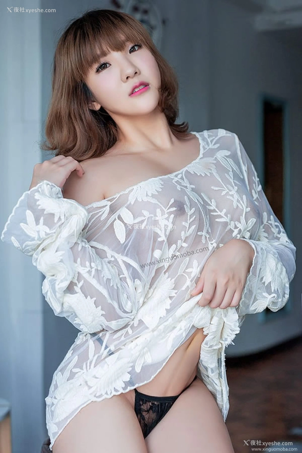 1P - 蜜蜜第二期童颜模特子萱无圣光人体艺术套图