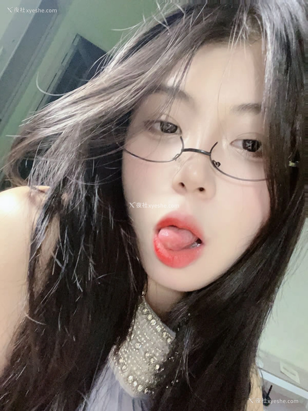 1P - 推特美女17妹妹好看的妹子爱露出