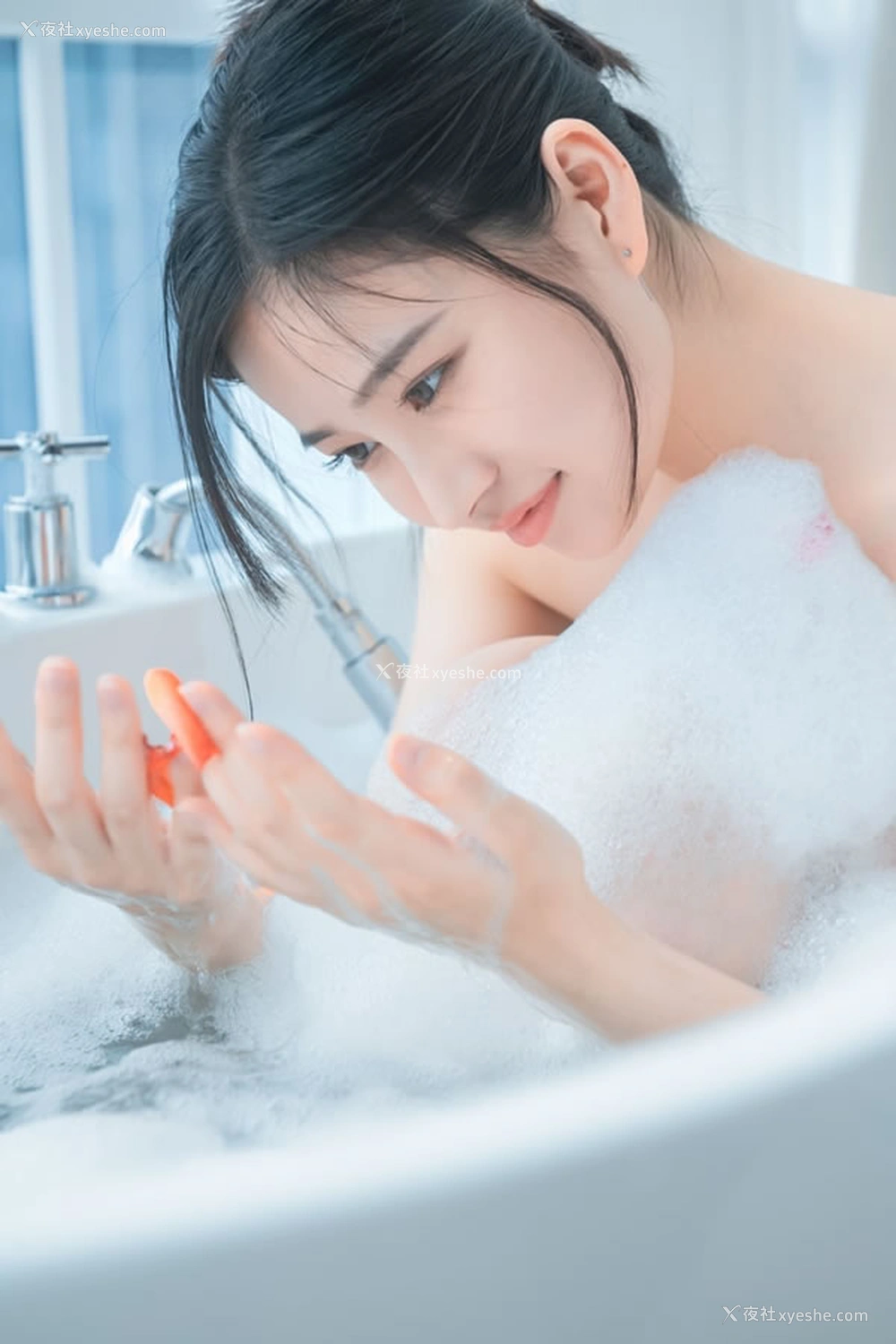 1P - 极品嫩模年年 – 爱心泡泡唯美无圣光图集
