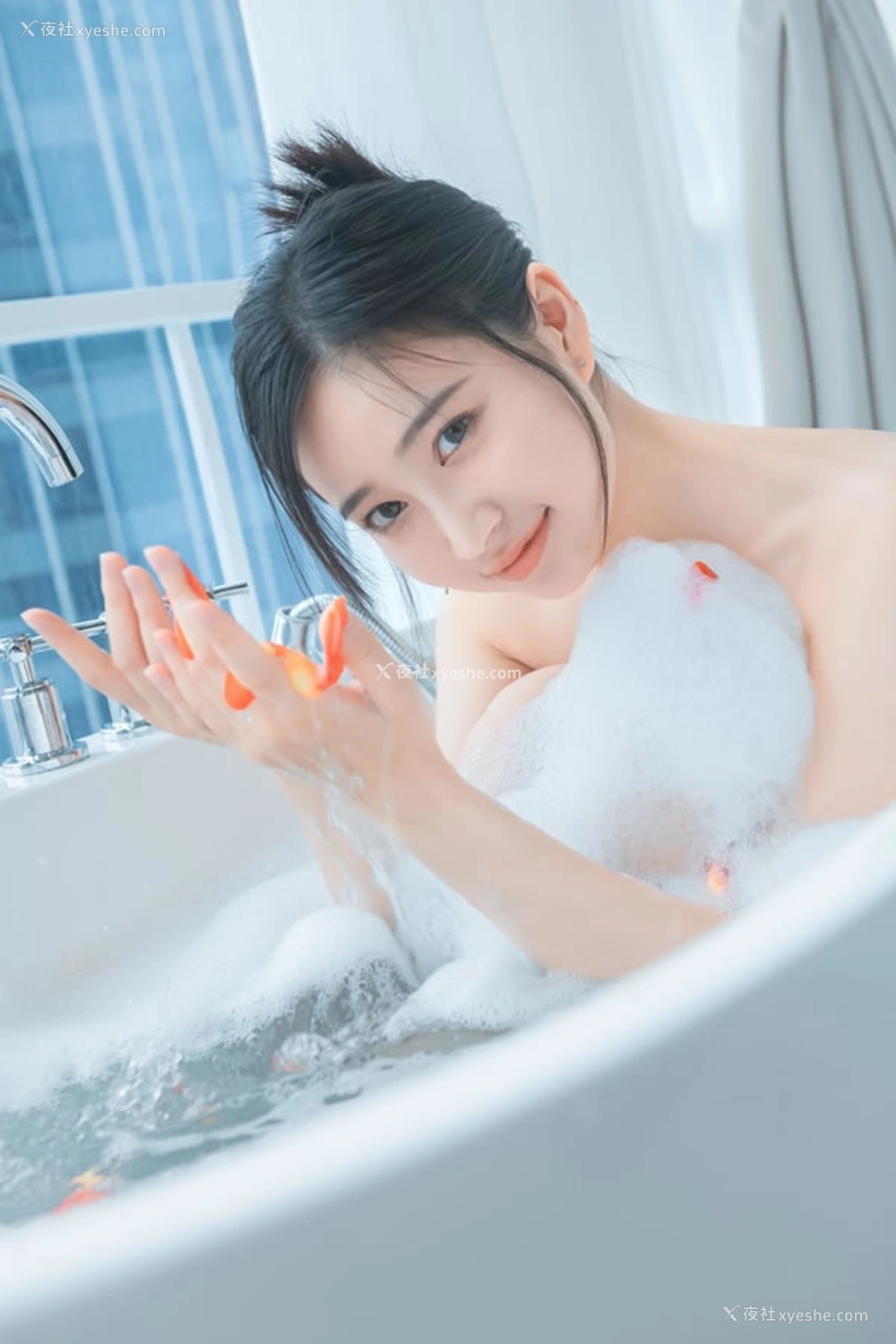 1P - 极品嫩模年年 – 爱心泡泡唯美无圣光图集