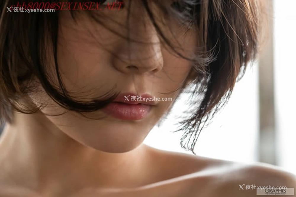 1P - Graphis美少女铃村爱里人体无圣光写真集3