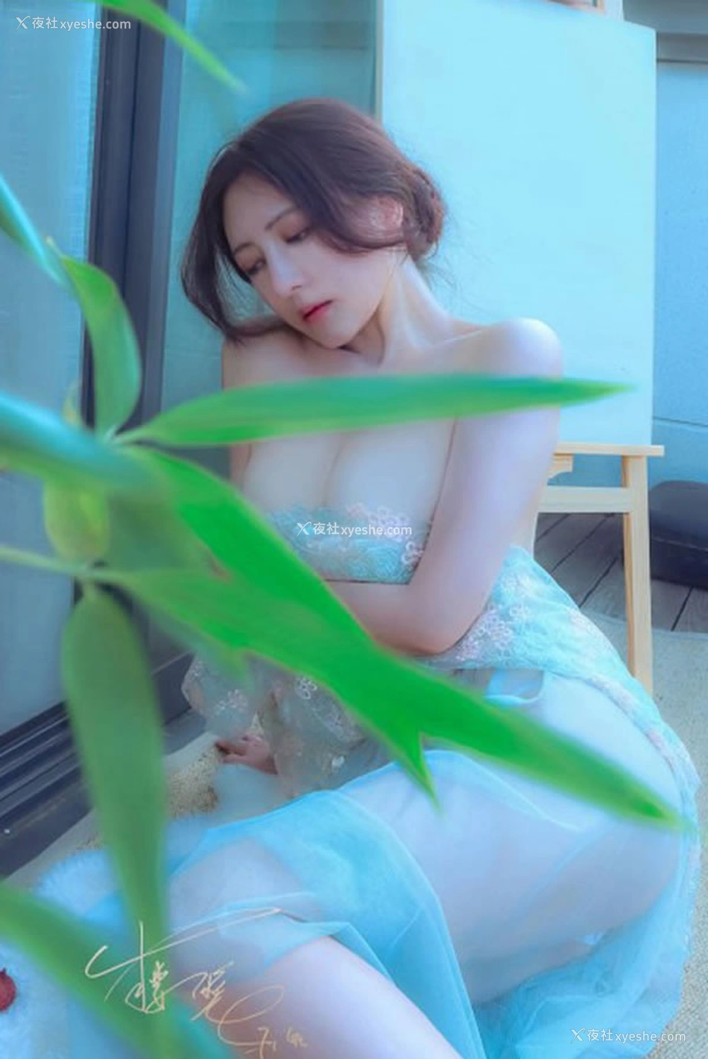 1P - 网红美女樱晚gigi薄纱遮不住的丰乳肥臀