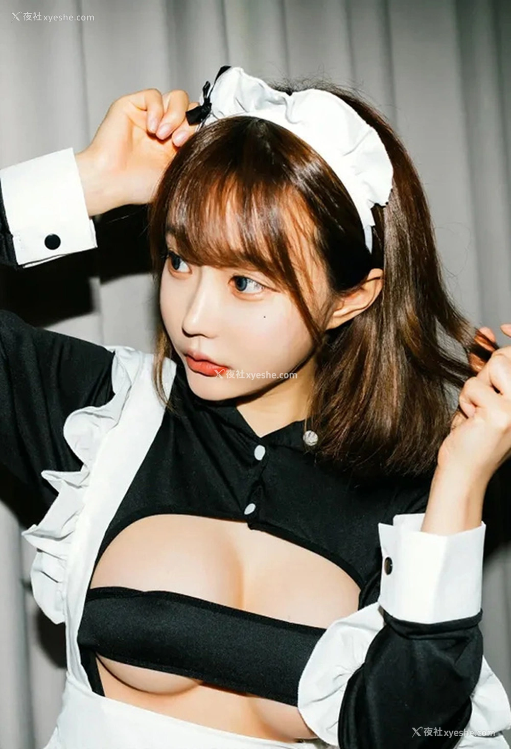 1P - 漂亮的女仆Jucy黑白开胸围裙无圣光图集