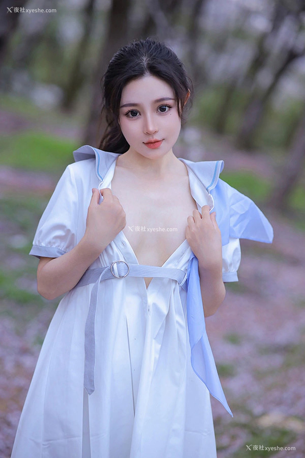 1P - 福利姬桃暖酱 放学路上无圣光唯美图集