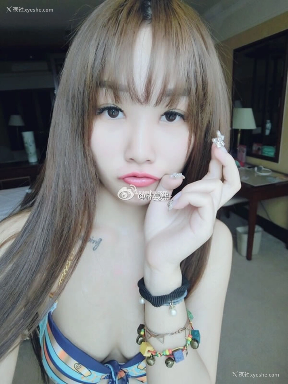 1P - 微博女神安萌萌(林蔓熙)露脸无圣光套图