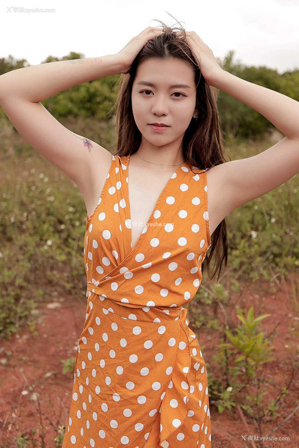 1P - 卡洛琳波点裙 热裤无圣光唯美人体图集