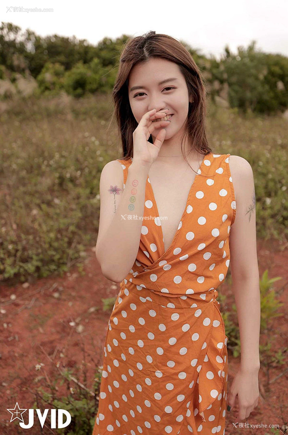 1P - 卡洛琳波点裙 热裤无圣光唯美人体图集