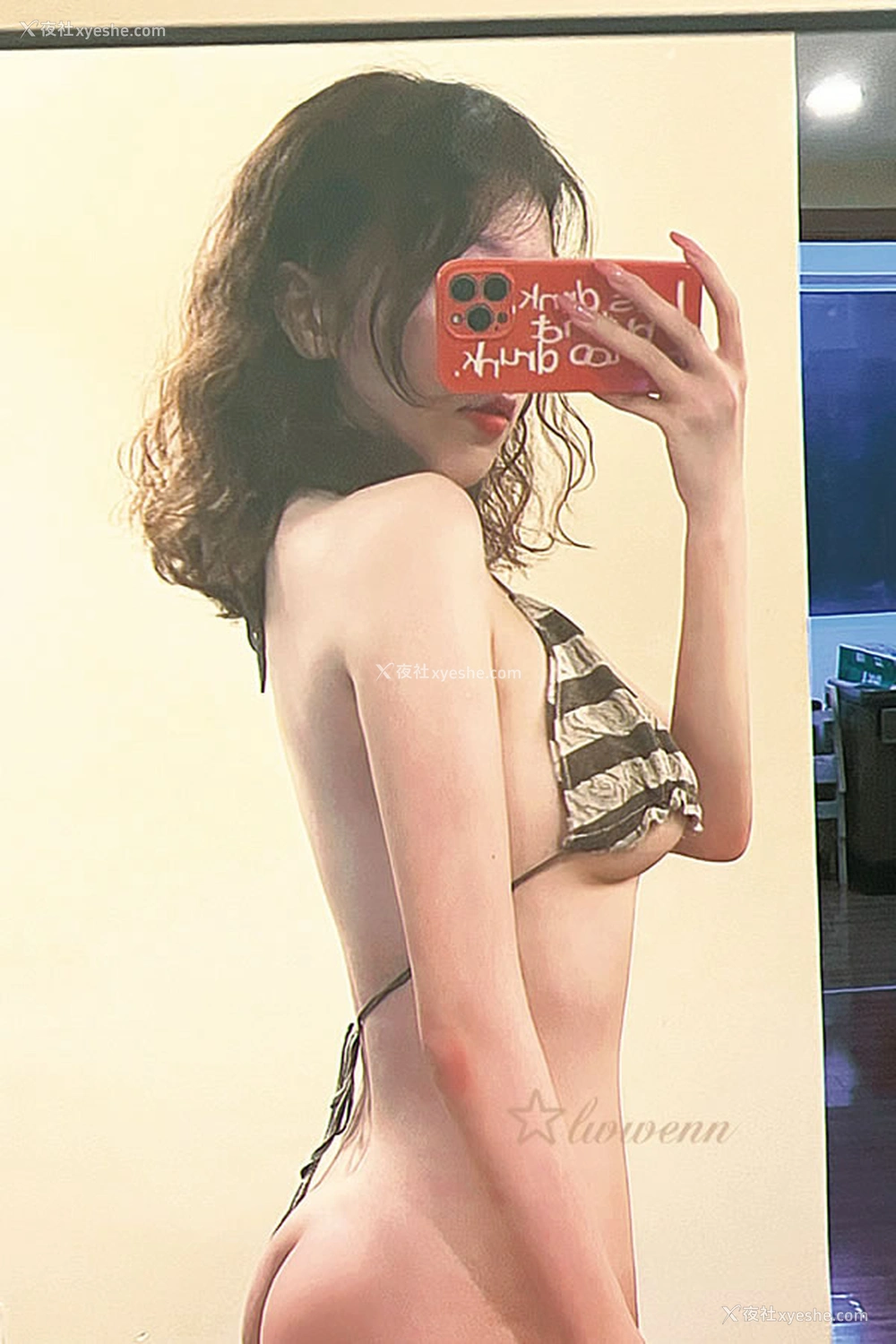 1P - 推特网红@lwwenn私拍视图极品美乳露出来