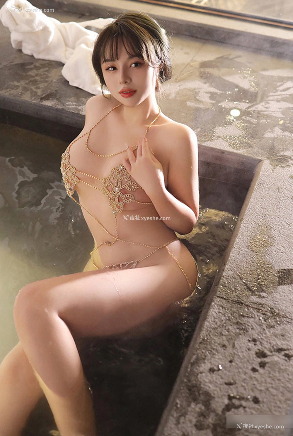1P - 秀人女神沈思怡 温泉金丝缕衣无圣光美图