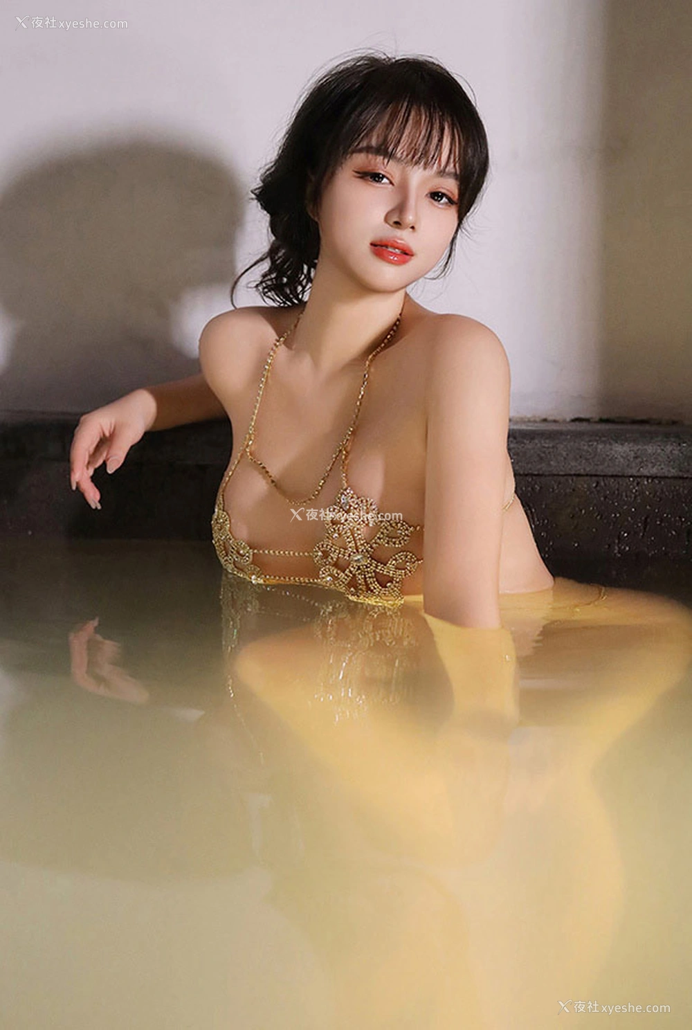 1P - 秀人女神沈思怡 温泉金丝缕衣无圣光美图