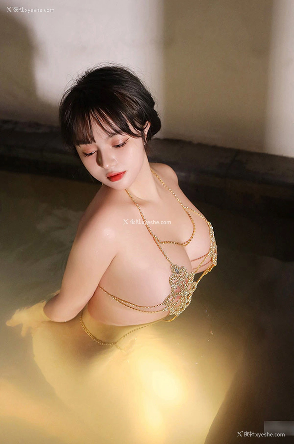 1P - 秀人女神沈思怡 温泉金丝缕衣无圣光美图