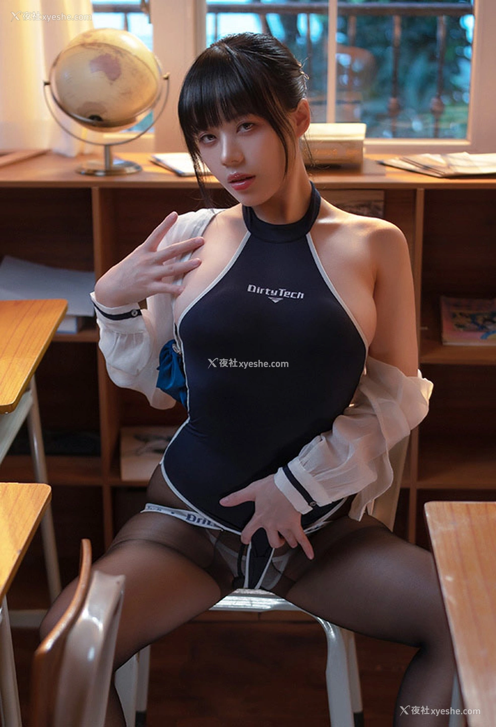 1P - 网红美女九言之竞泳连体衣