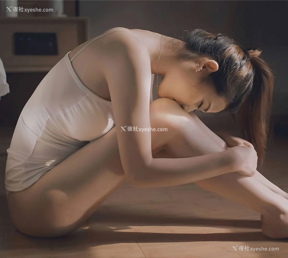 1P - 摄影师良子私人定制无圣光人体图集