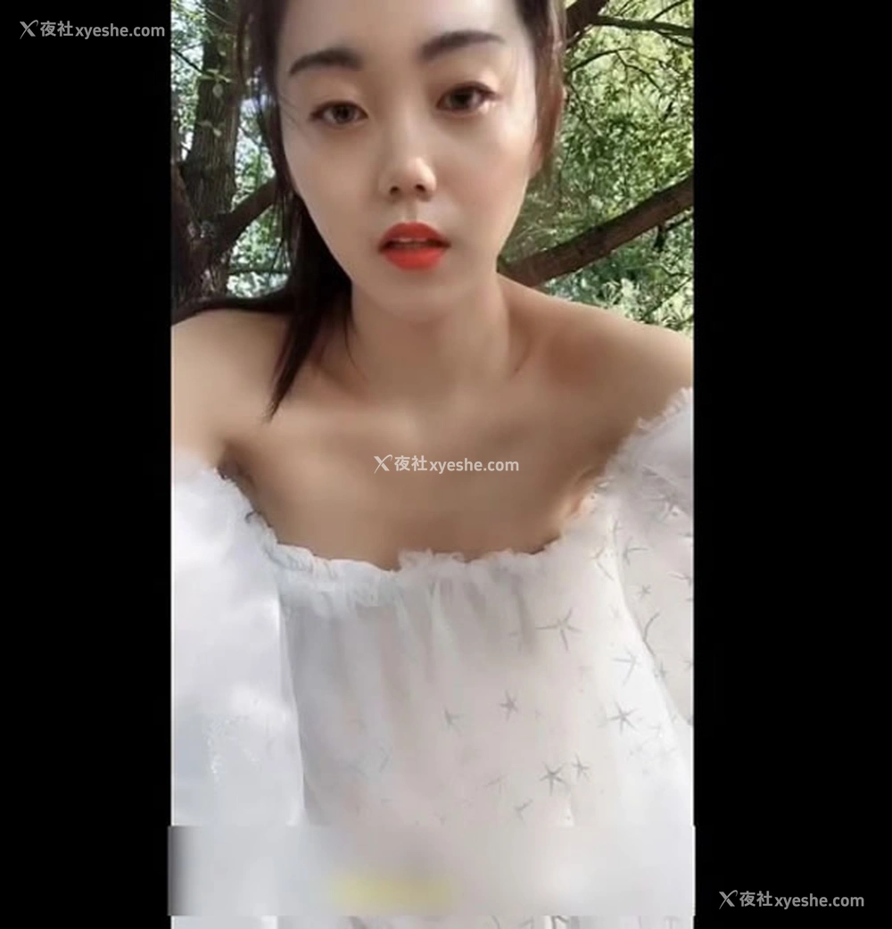 1P - 大二气质美女吴X晶无圣光凉亭视图