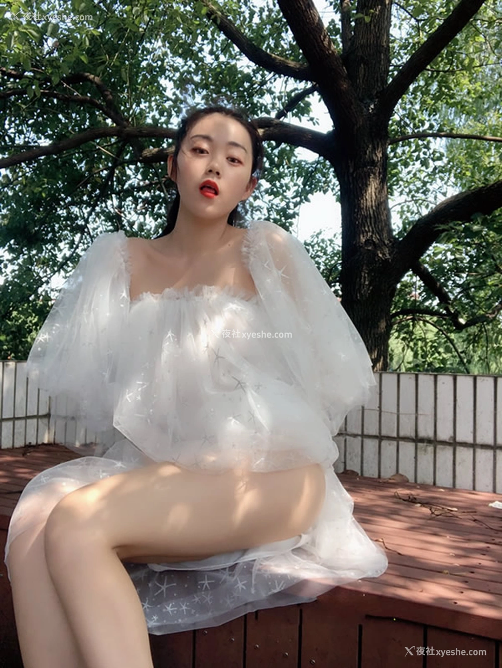 1P - 大二气质美女吴X晶无圣光凉亭视图
