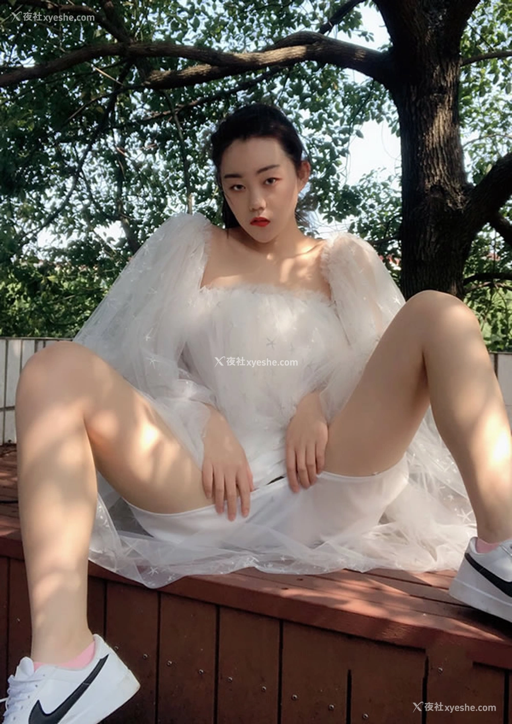 1P - 大二气质美女吴X晶无圣光凉亭视图