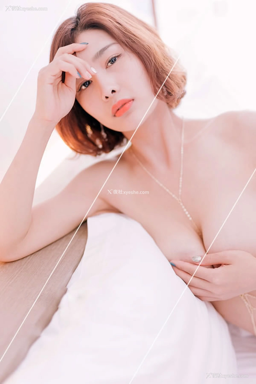 1P - 大奶女神闫盼盼18年7月写真裸心无圣光写真2