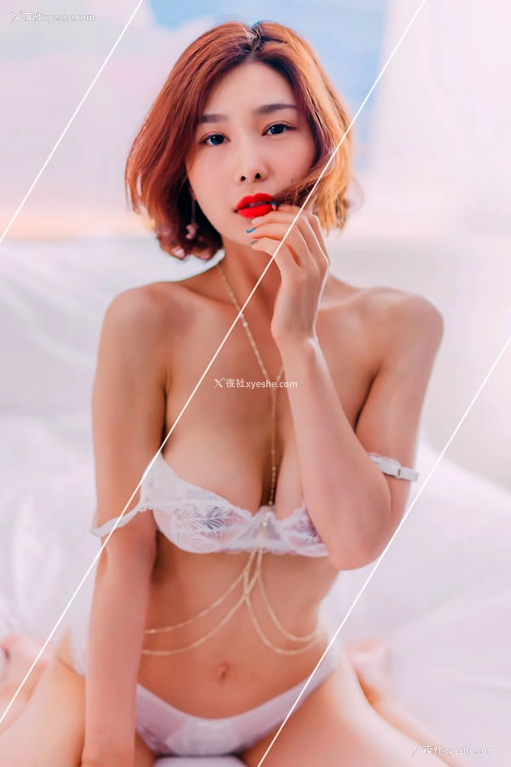 1P - 大奶女神闫盼盼18年7月写真裸心无圣光写真2