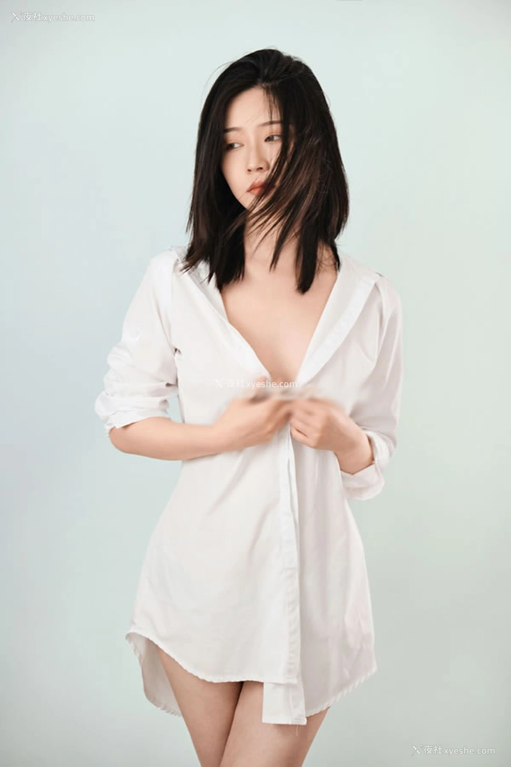 1P - 极品女神年年-杂志大片之白衬衫