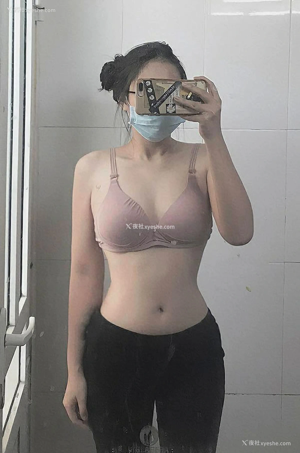 1P - 娇憨小美女居家私拍无圣光人体图集
