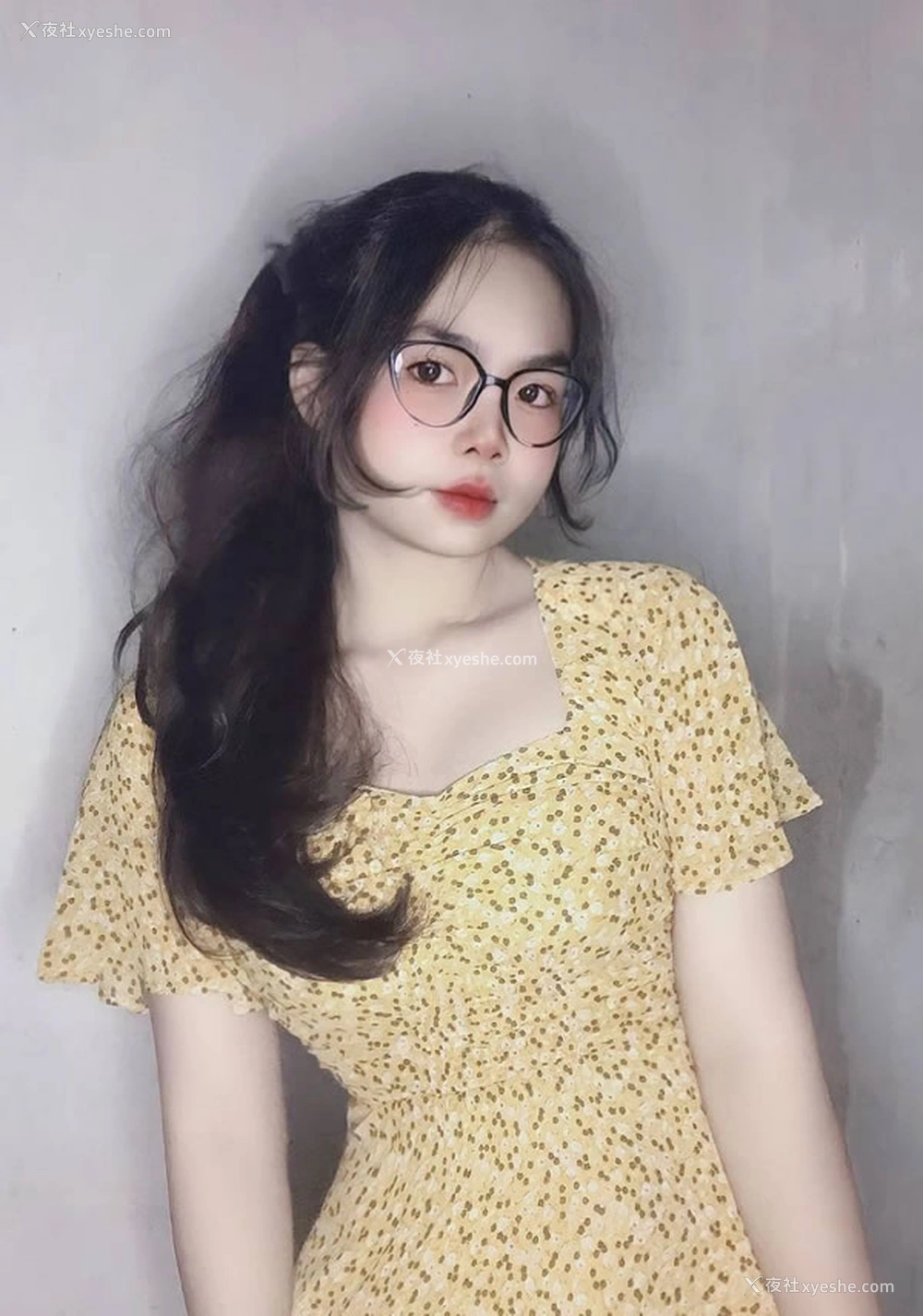 1P - 娇憨小美女居家私拍无圣光人体图集
